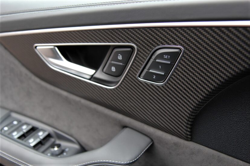Audi RSQ8-R