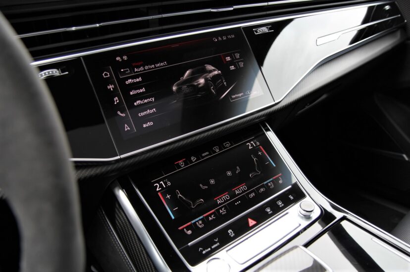 Audi RSQ8-R