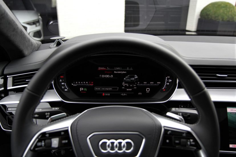 Audi S8