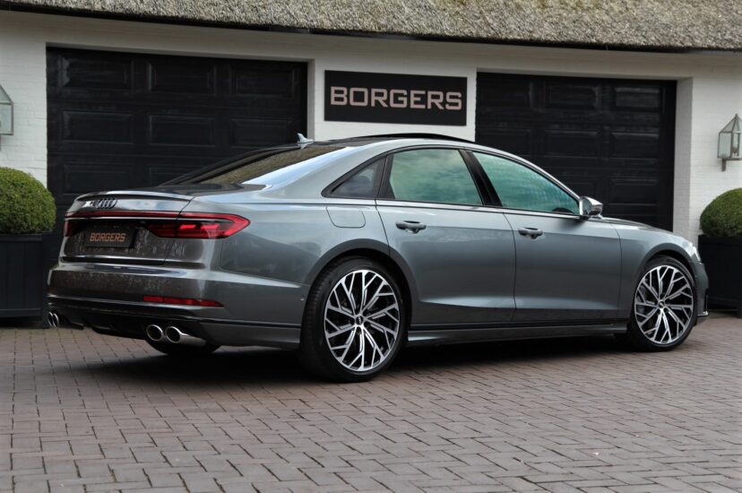 Audi S8