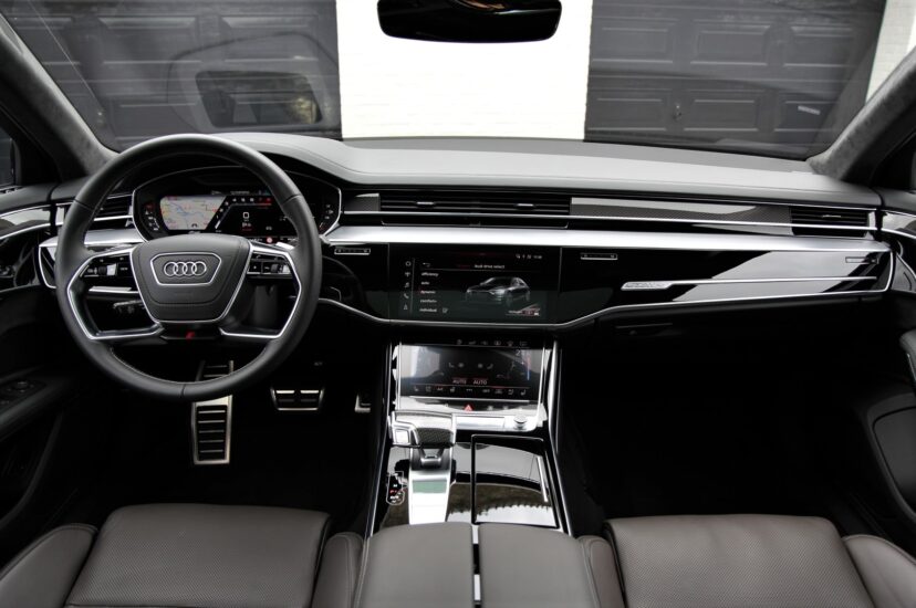 Audi S8