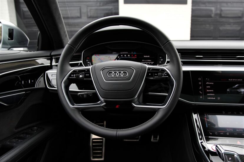 Audi S8