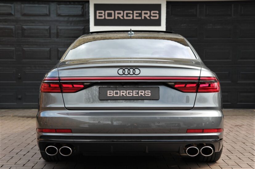 Audi S8