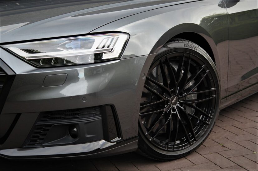 Audi S8
