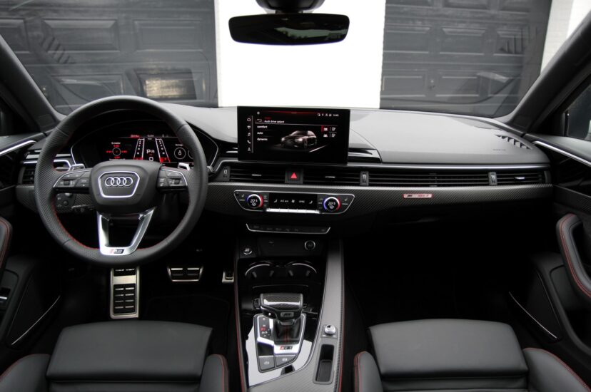 Audi RS4-S