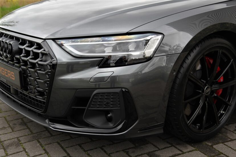 Audi S8