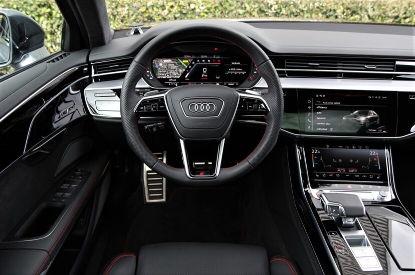 Audi S8