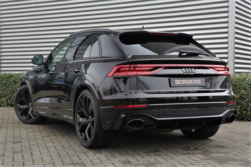 Audi RSQ8