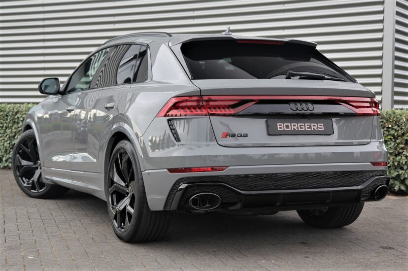 Audi RSQ8