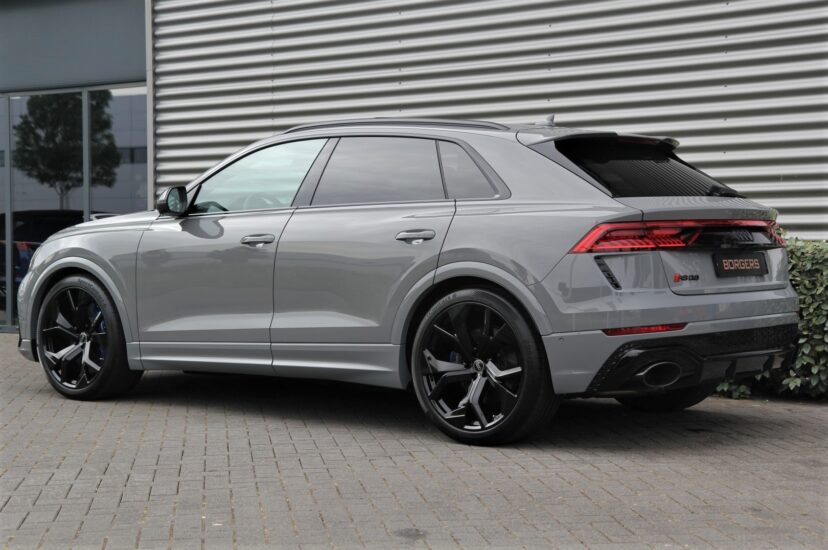 Audi RSQ8