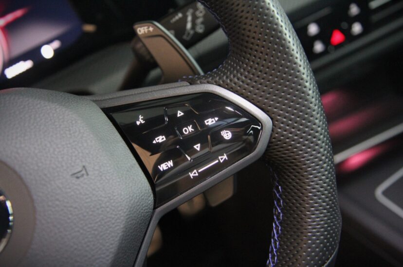 Volkswagen Golf R Variant