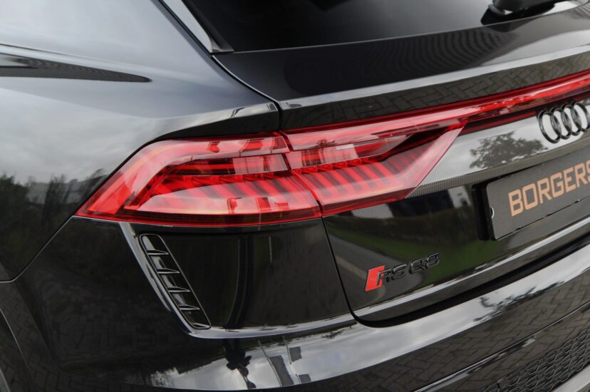 Audi RSQ8