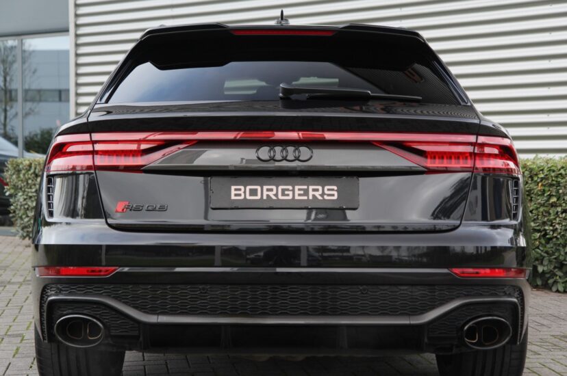 Audi RSQ8