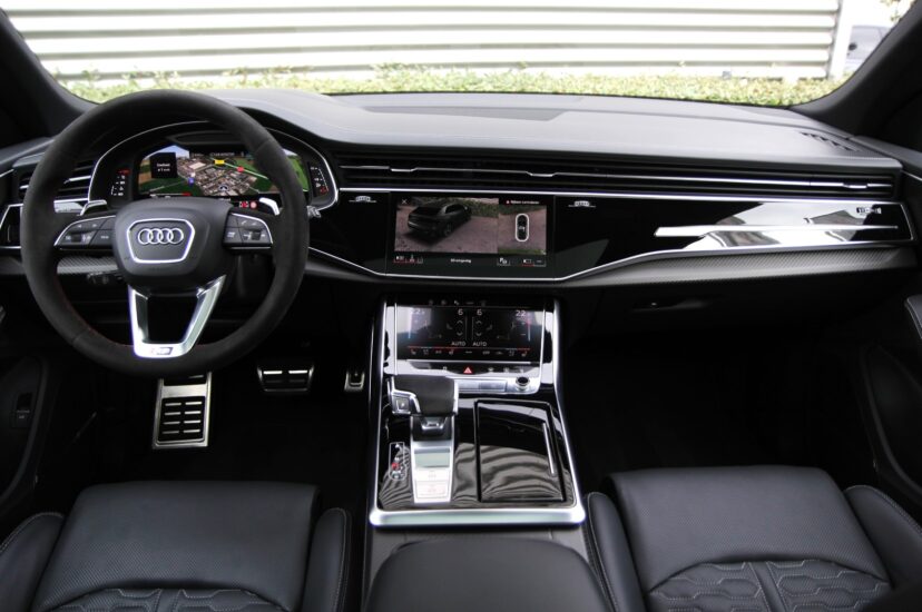 Audi RSQ8