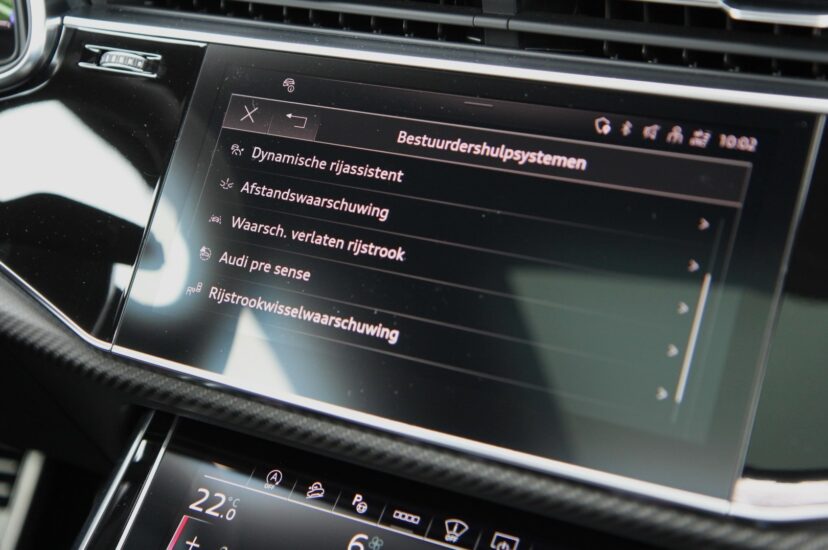 Audi RSQ8
