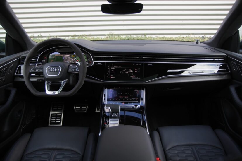 Audi RSQ8