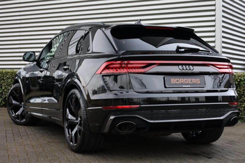 Audi RSQ8