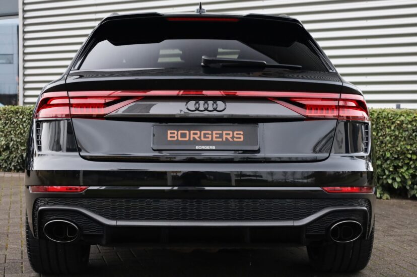 Audi RSQ8