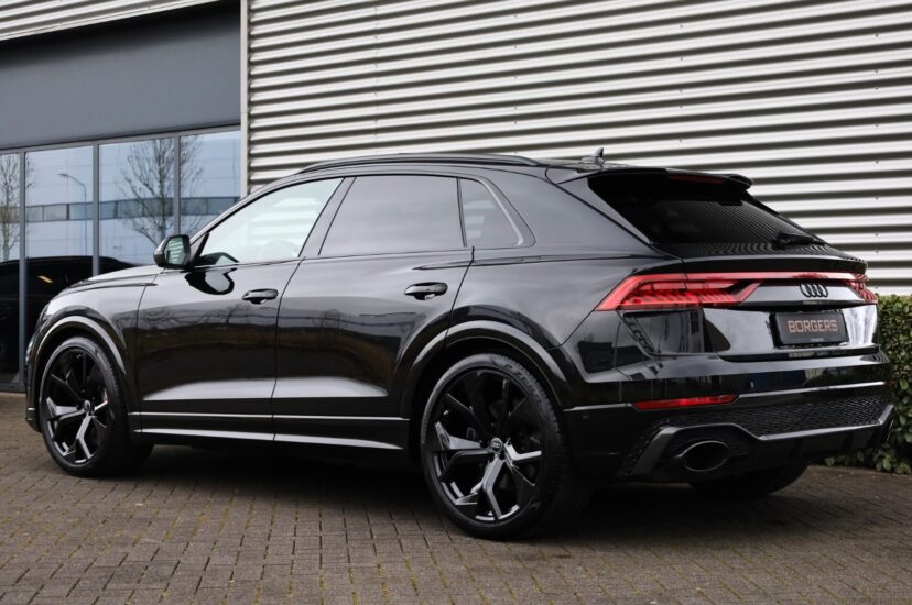 Audi RSQ8