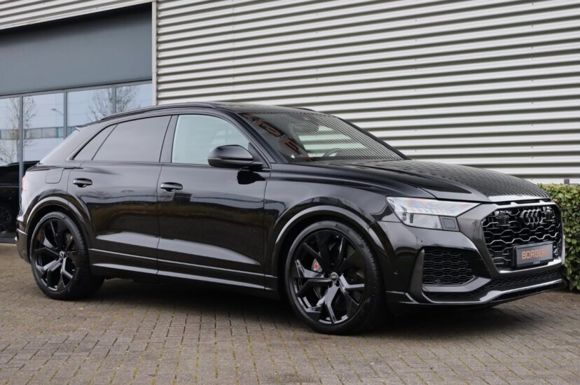 Audi RSQ8