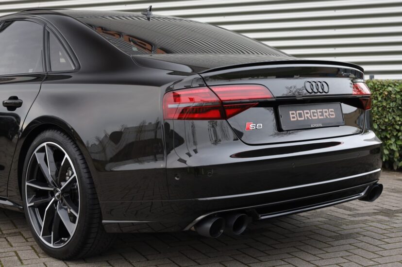 Audi S8 Plus