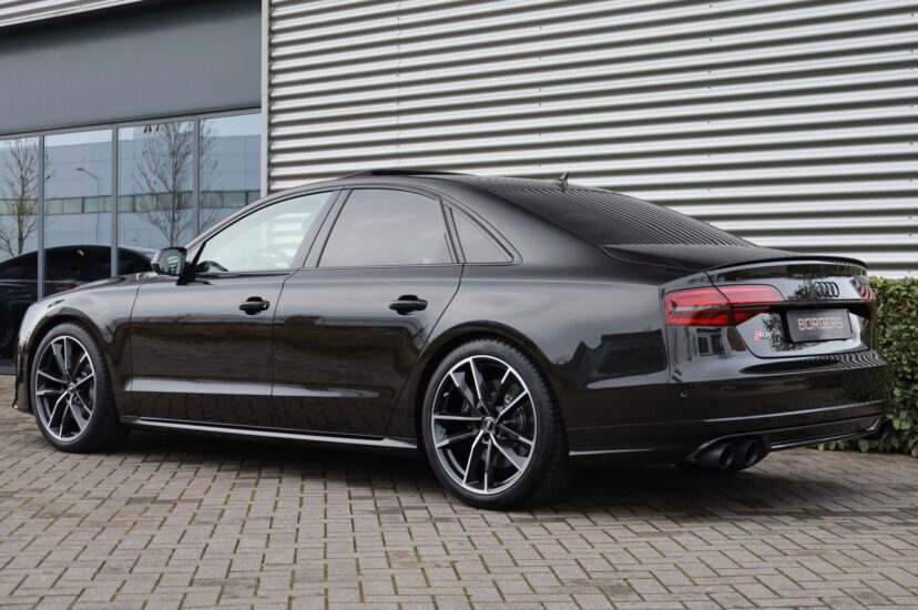 Audi S8 Plus