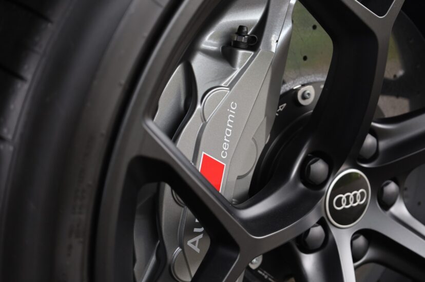 Audi RSQ8 Performance