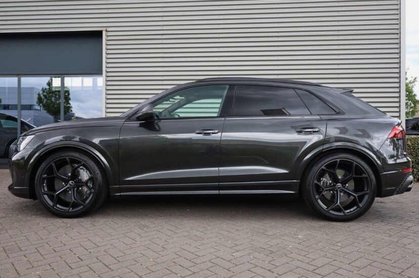 Audi RSQ8 Performance