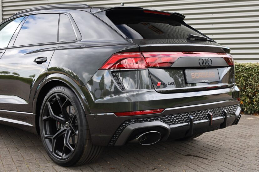 Audi RSQ8 Performance