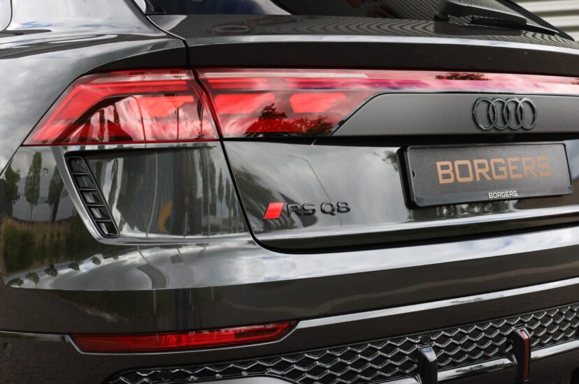 Audi RSQ8 Performance