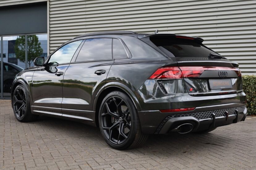Audi RSQ8 Performance