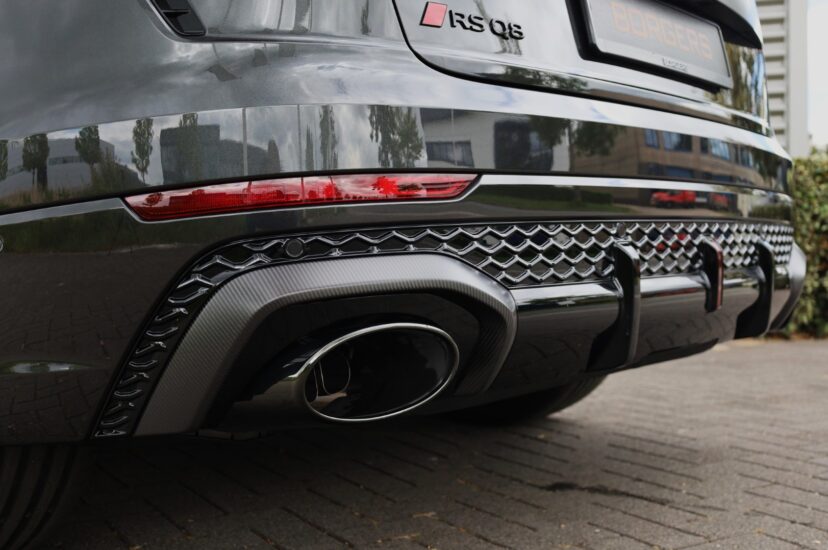 Audi RSQ8 Performance