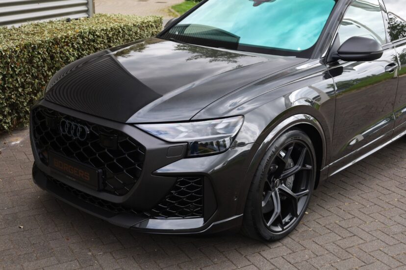 Audi RSQ8 Performance