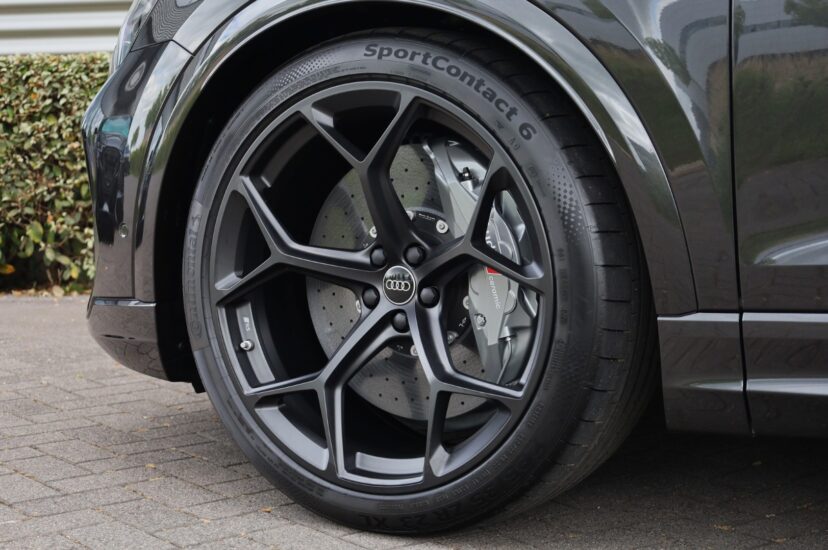 Audi RSQ8 Performance