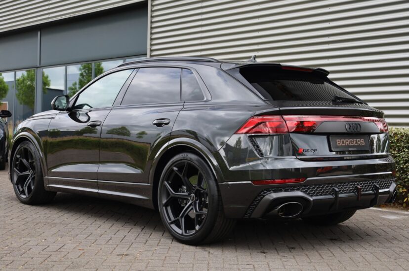 Audi RSQ8 Performance