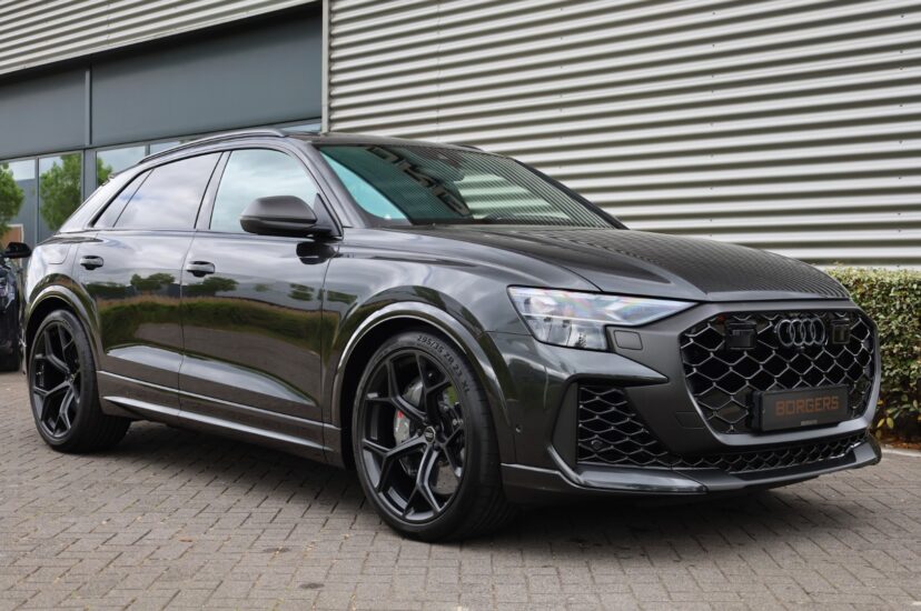 Audi RSQ8 Performance