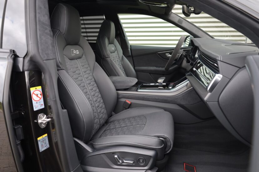 Audi RSQ8 Performance