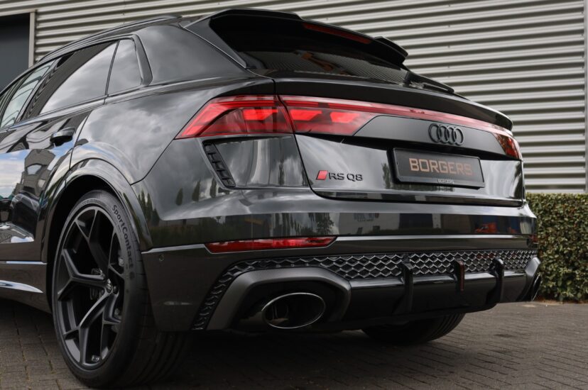 Audi RSQ8 Performance