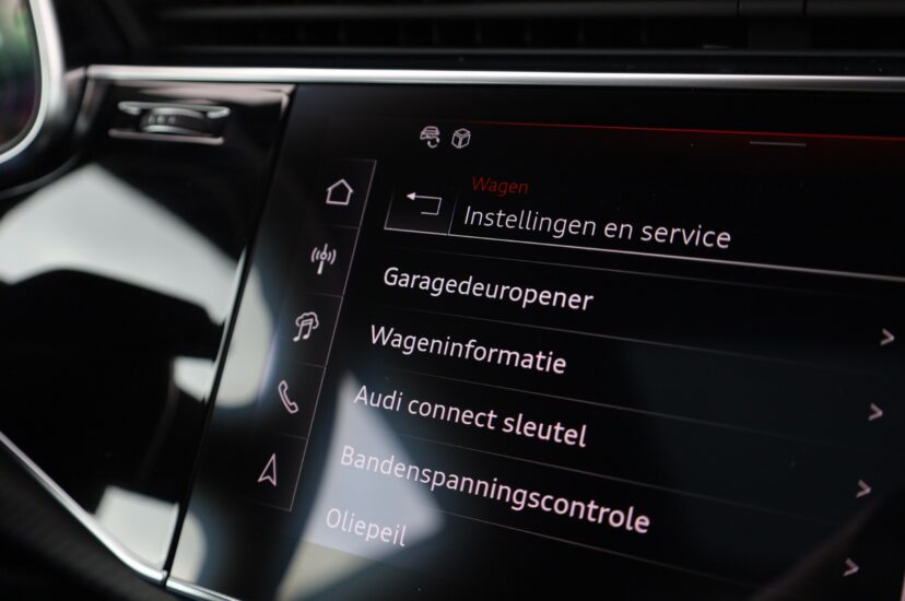 Audi RSQ8 Performance