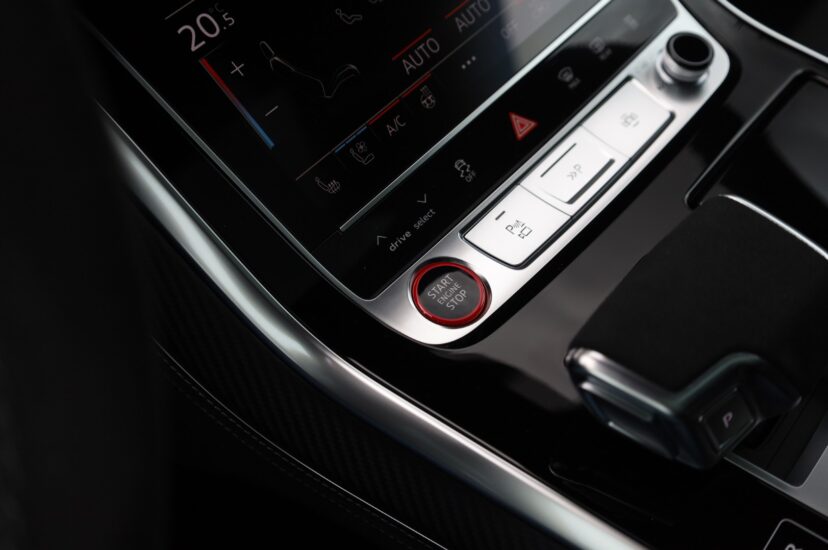 Audi RSQ8 Performance