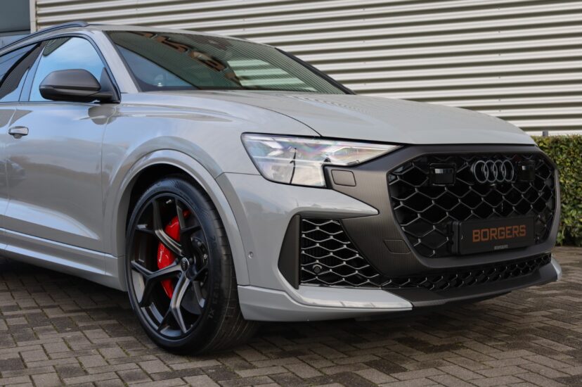 Audi RSQ8 Performance