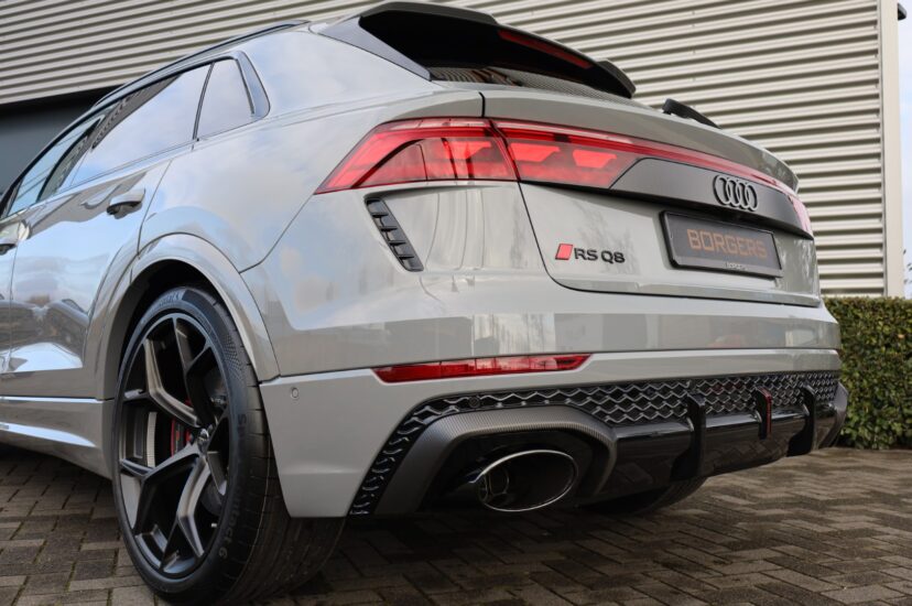 Audi RSQ8 Performance