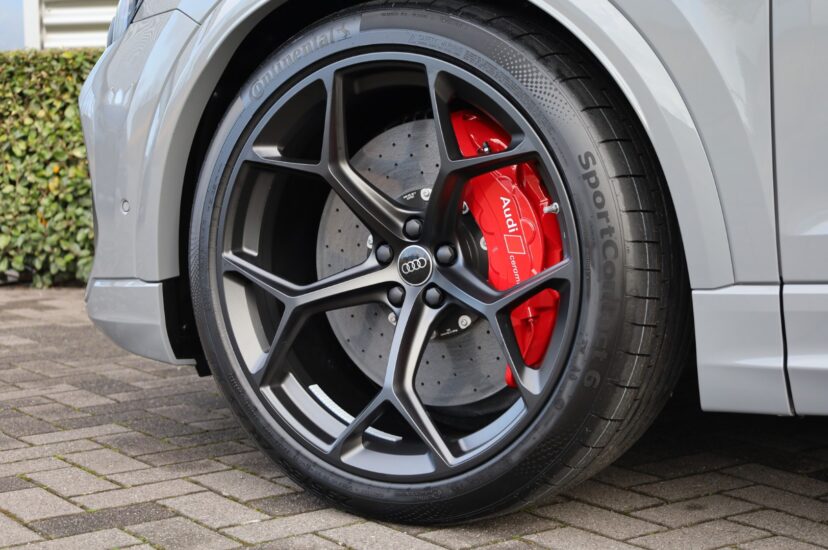 Audi RSQ8 Performance