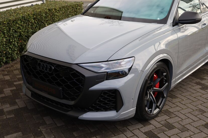 Audi RSQ8 Performance