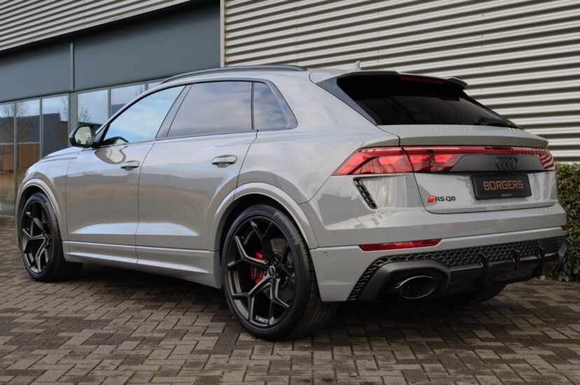 Audi RSQ8 Performance