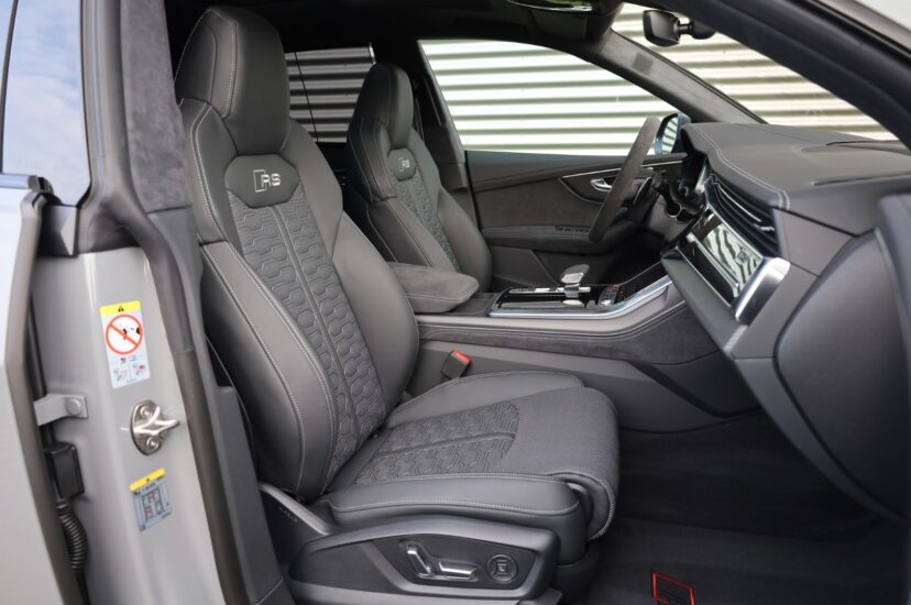 Audi RSQ8 Performance