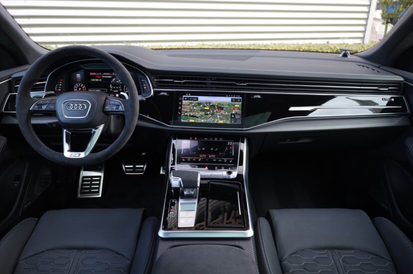 Audi RSQ8 Performance