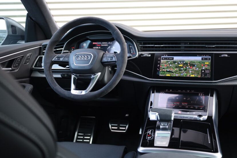 Audi RSQ8 Performance