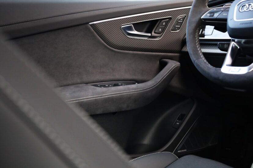 Audi RSQ8 Performance