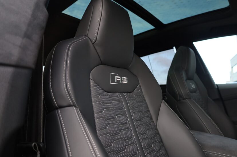 Audi RSQ8 Performance